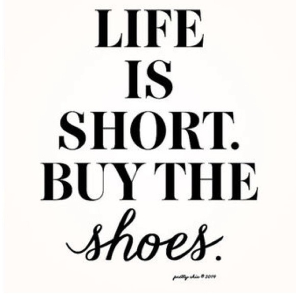 Fendi 😍 Authentic - Picture 10 of 10